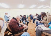 Rumana esperantistino faris kursojn dum la UK en Tanzanio
